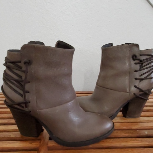 Steve Madden Shoes - Boots